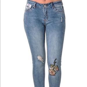 Denim Distress Embroidered Capri Pants- Size 5